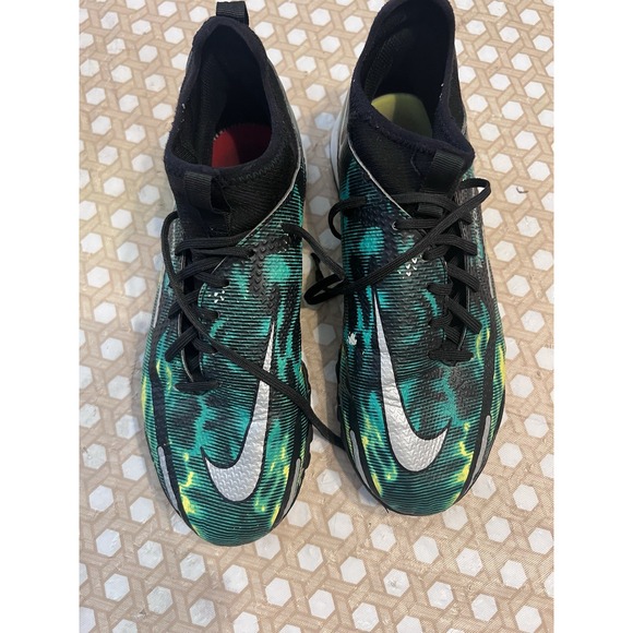 Nike Phantom Indoor Soccer Cleats Youth Size 4.5Y Green White Yellow Black - Picture 1 of 7